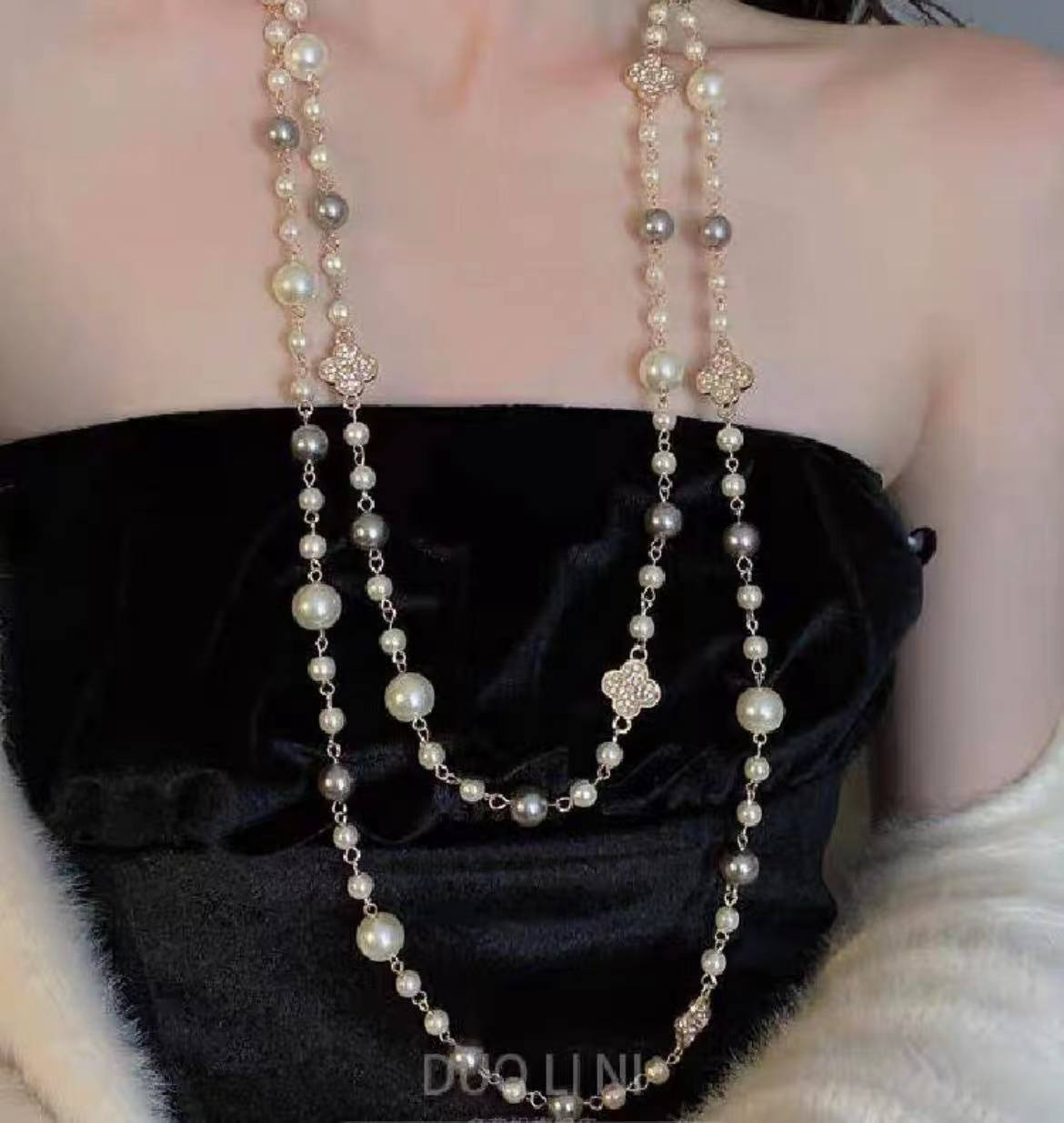 Women's Pearl Sweater Chain Necklace